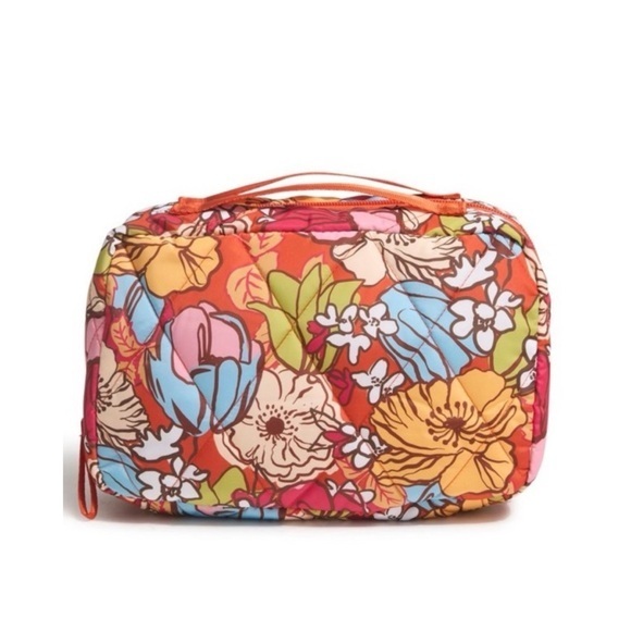 Vera Bradley Handbags - Vera Bradley Hanging Travel Organizer botanical print